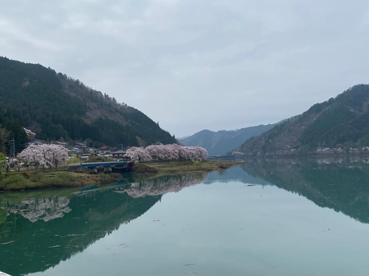 花緑里-Hanamidori-乙原のやど 岐阜下呂温泉郡上飛騨金山湖畔リゾート Гуджо Екстериор снимка